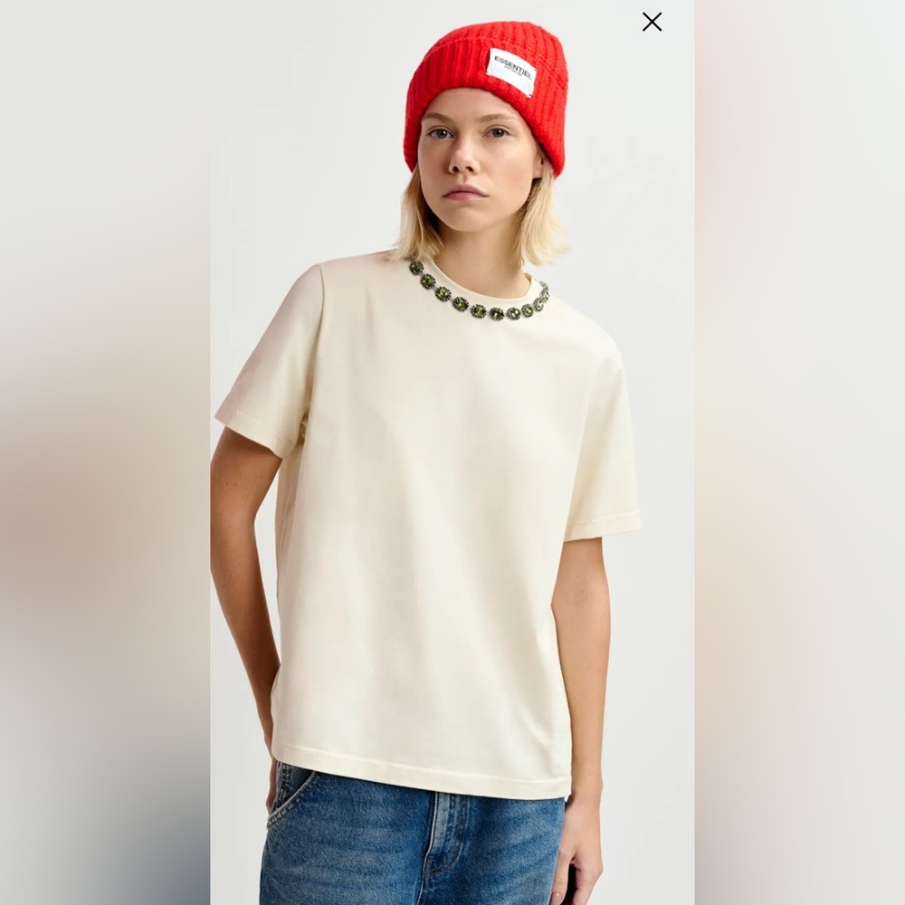 Essential Antwerp Ecru T-Shirt w Rhinestone-Embellished Neckline Size: 1 (N37)